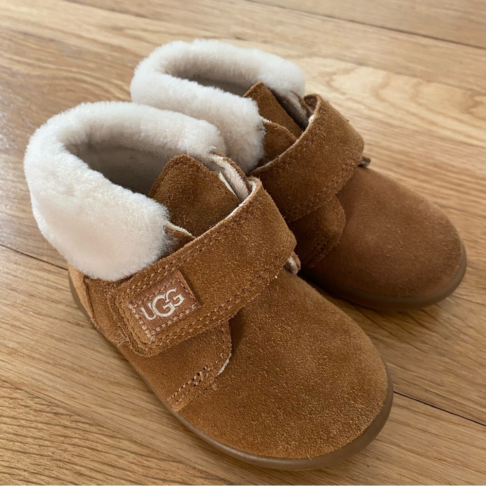Ugg Nolen Boots, Size 6 (EU 22)